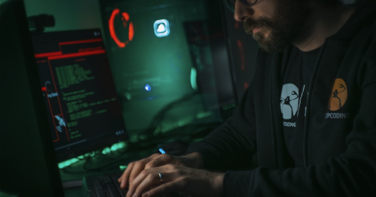 Imagen destacada para el artículo: Seguridad en Redes WiFi: Protege tu Empresa de Intrusos Digitales